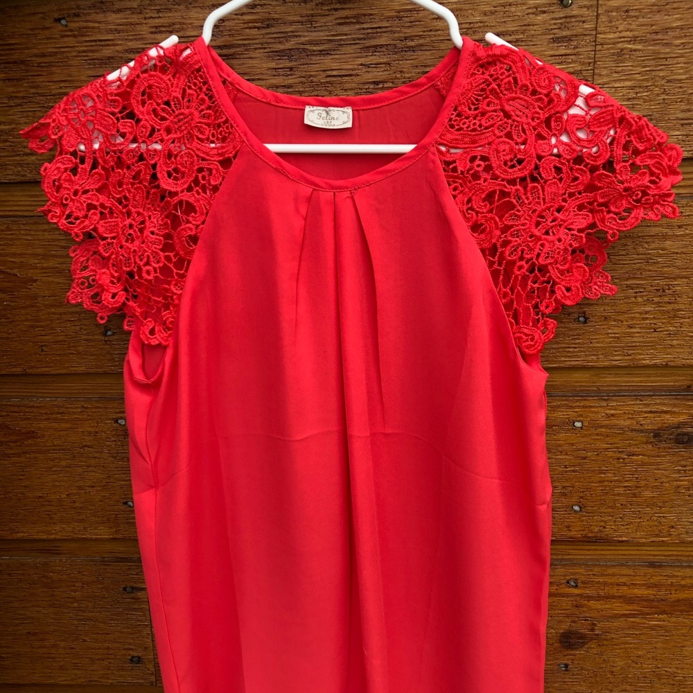 Feline coral pink blouse!